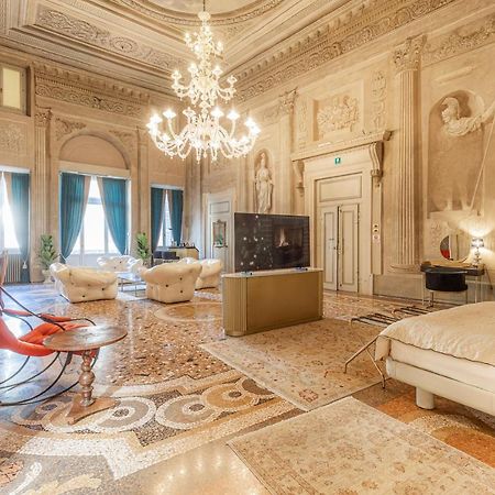 Corte Realdi - Palazzo Camozzini Verona Luaran gambar