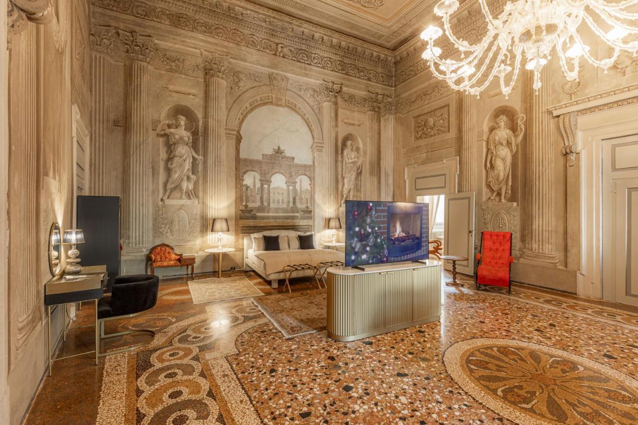 Corte Realdi - Palazzo Camozzini Verona Luaran gambar