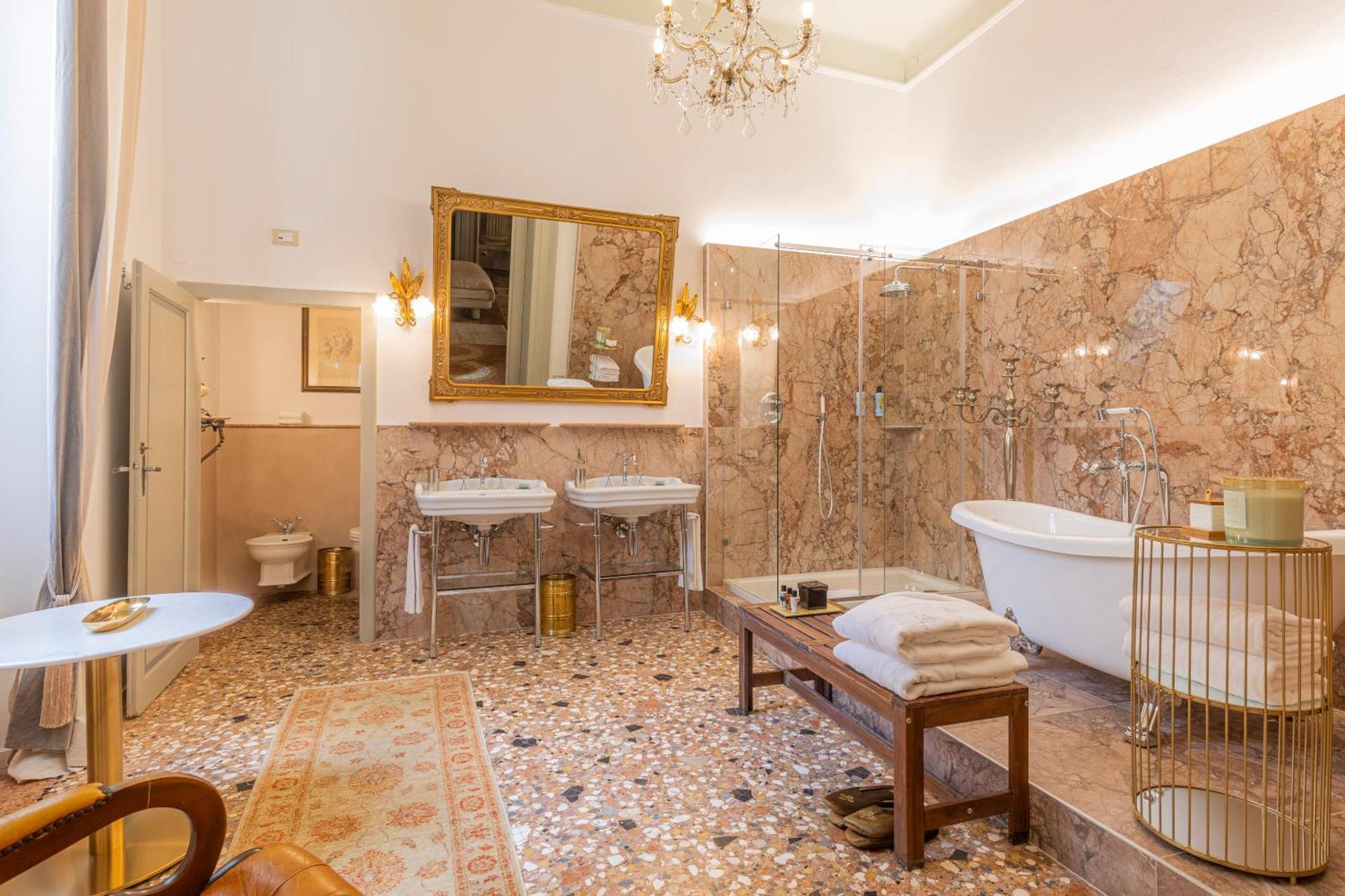 Corte Realdi - Palazzo Camozzini Verona Luaran gambar
